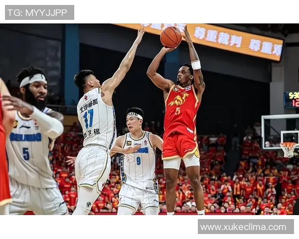 季后赛G3精彩对决广厦队迎战深圳队争夺晋级机会 季后赛G3精彩对决广厦队迎战深圳队争夺晋级机会